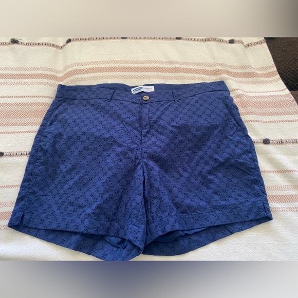 Old Navy Eyelet Shorts - Picture 1 of 4